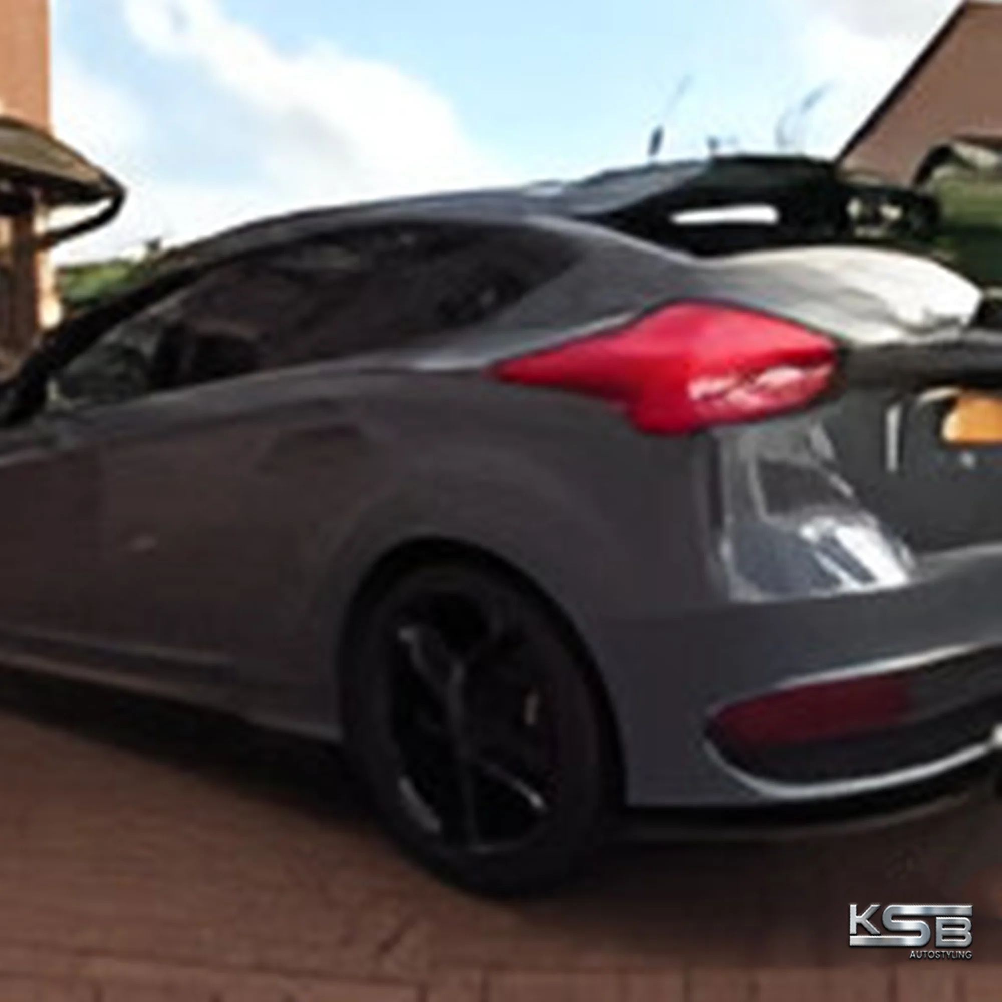 Ford Focus ST MK3 Facelift Side Skirt Extensions 2015+